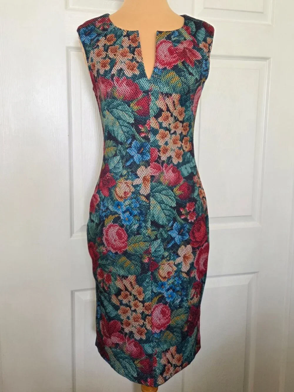 Phase 8 Sleeveless Floral Midi Floral Dress - Picture 2 of 16